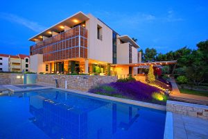 Hrvatska, Otok Brač, Supetar, Bluesun resort Velaris