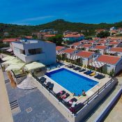 Hrvatska, otok Ugljan, Preko, Apartmani Vile Dalmacija