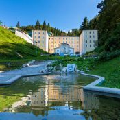 Slovenija, Rimske terme, Hotel Zdraviliški dvor