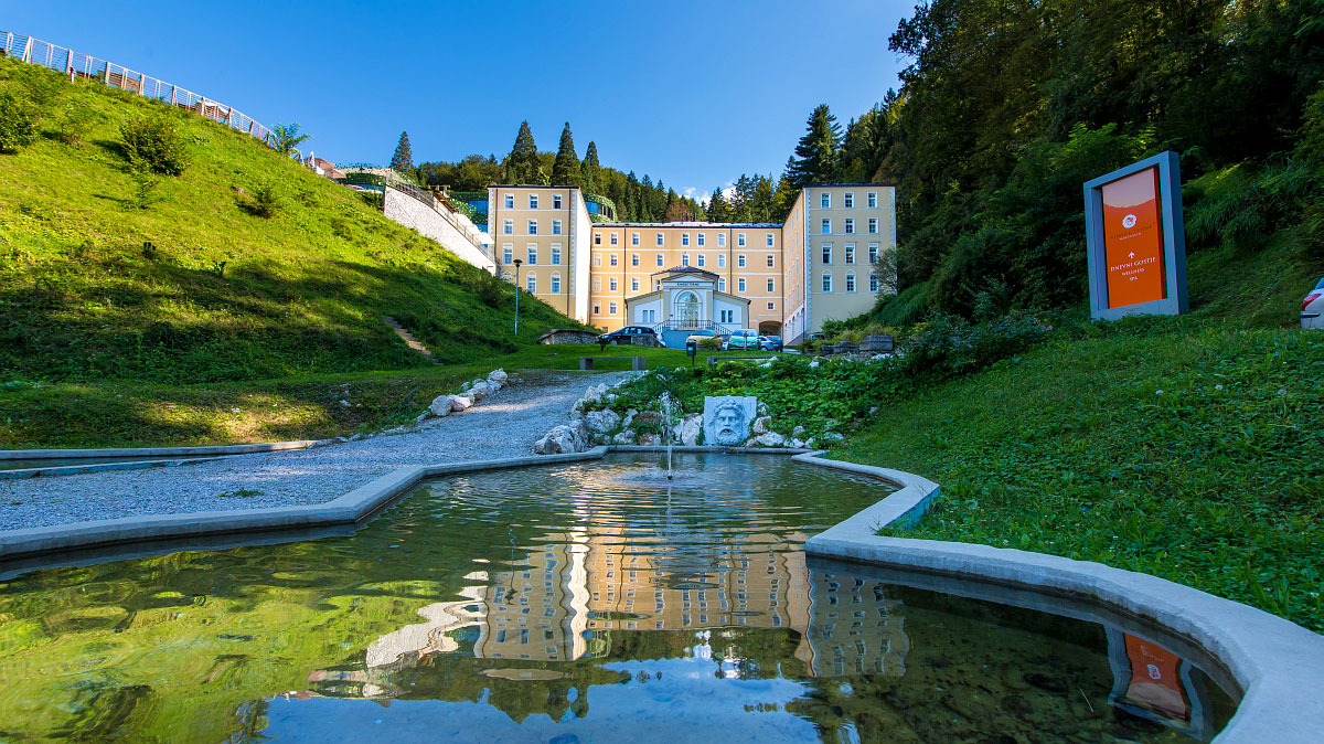Slovenija, Rimske terme, Hotel Zdraviliški dvor