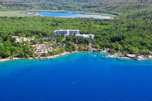 Hrvatska, otok Krk, Njivice, Aminess Magal Hotel (ex Beli Kamik)