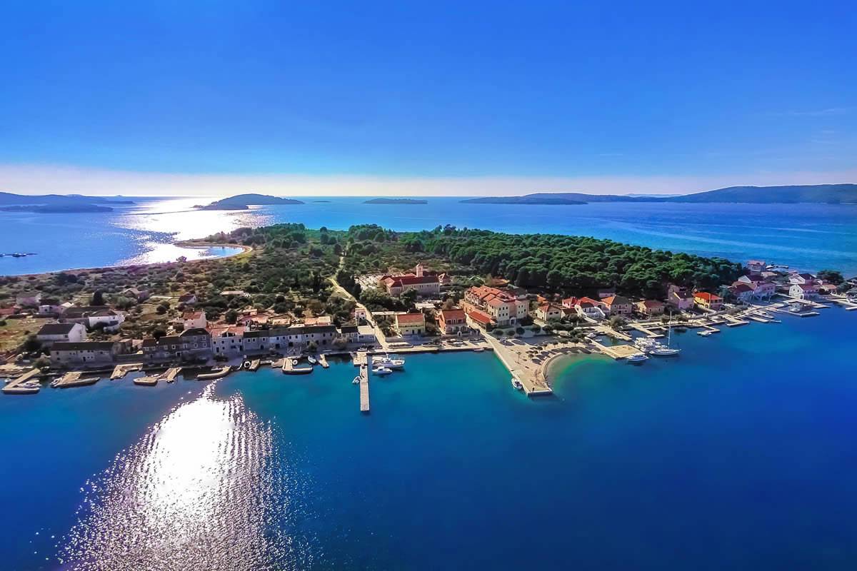 Hrvatska, Krapanj, otok Krapanj, Hotel Spongiola