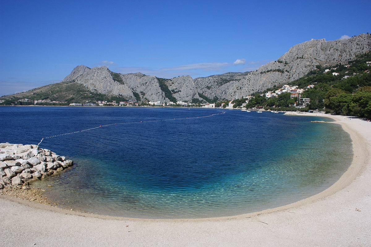 Hrvatska, Omiš, Turističko naselje Brzet