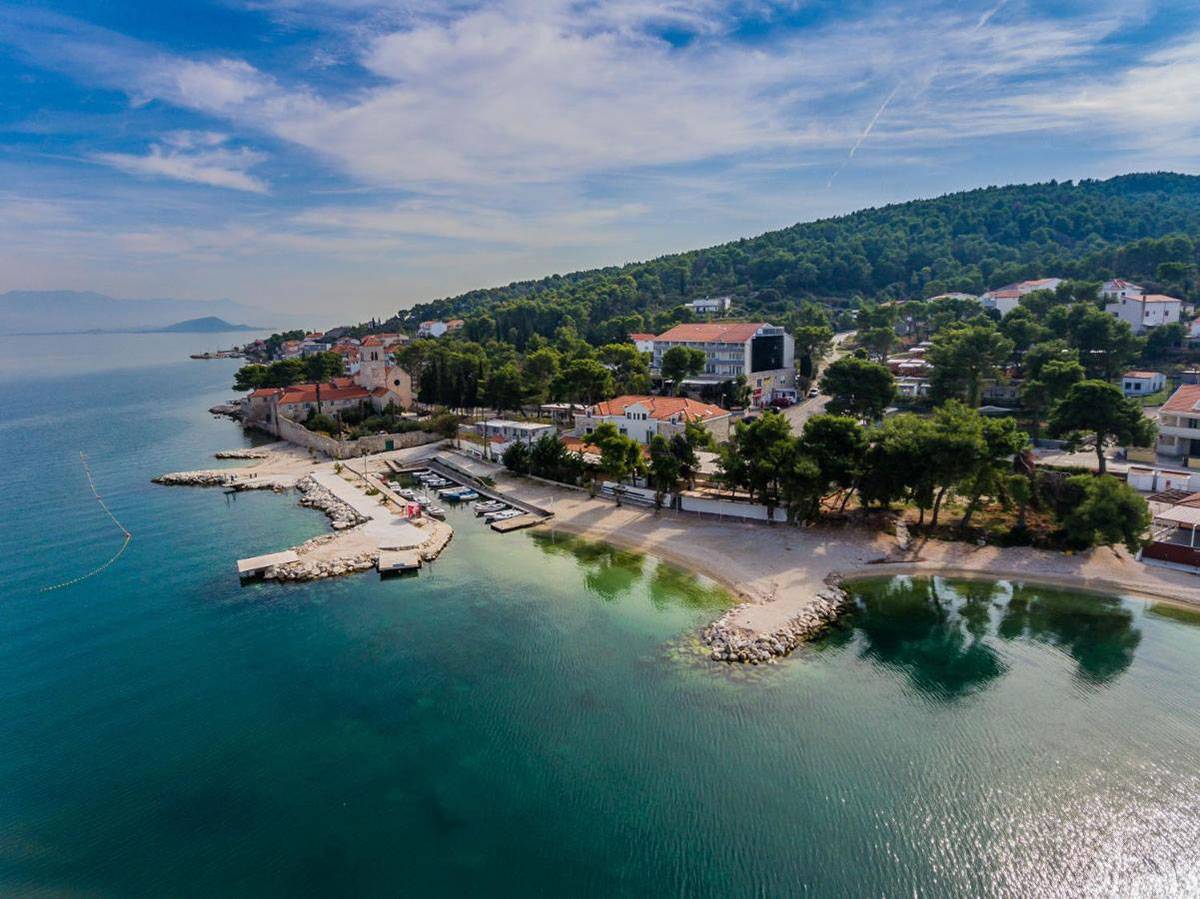 Hrvatska, Trogir (otok Čiovo), Hotel Sveti Križ