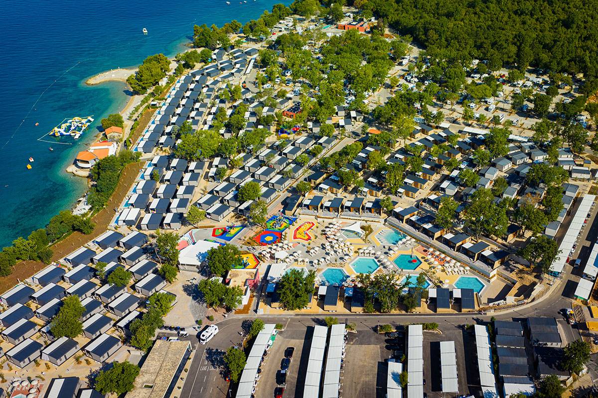 Hrvatska, otok Krk, Njivice, Mobilne kućice Aminess Atea Camping Resort